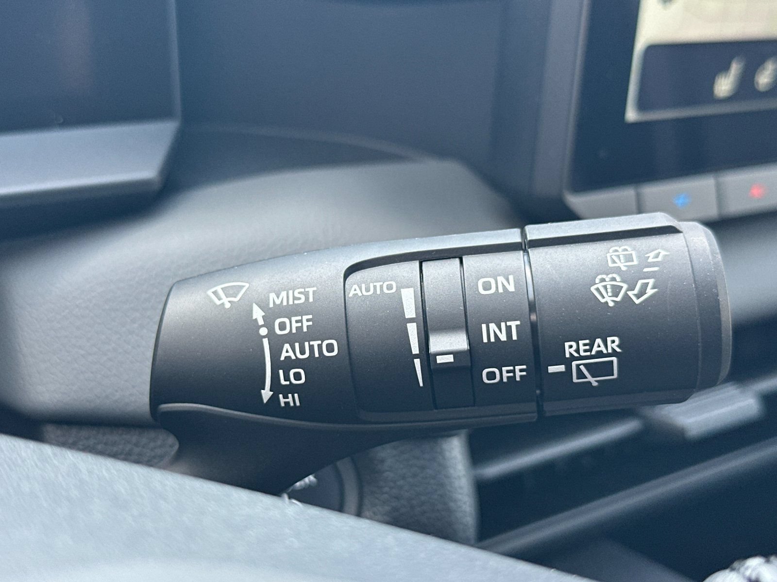 Used 2026 Toyota RAV4 SE w/ Convenience Package AWD/4WD image 31