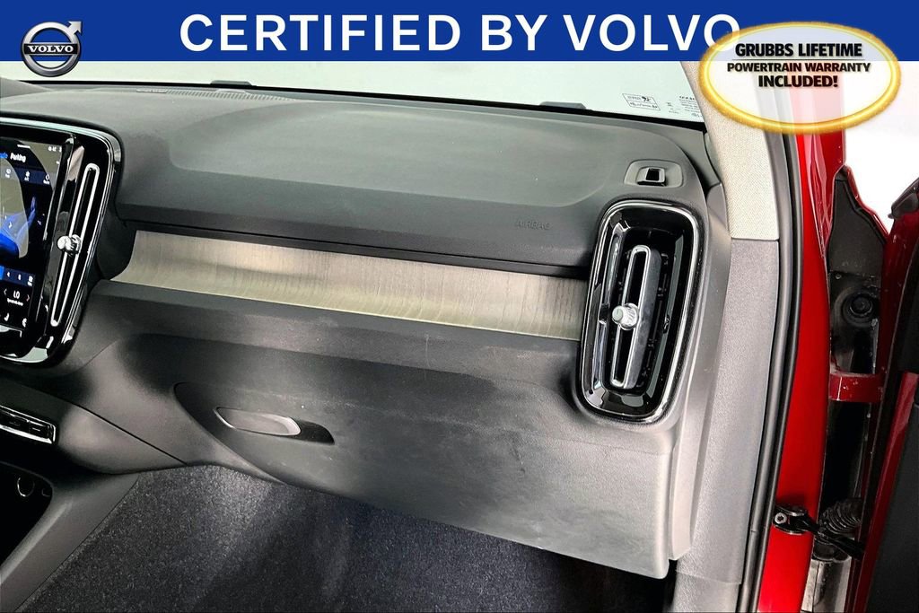 Certified 2023 Volvo XC40 B5 Ultimate w/ Protection Package Premier image 22