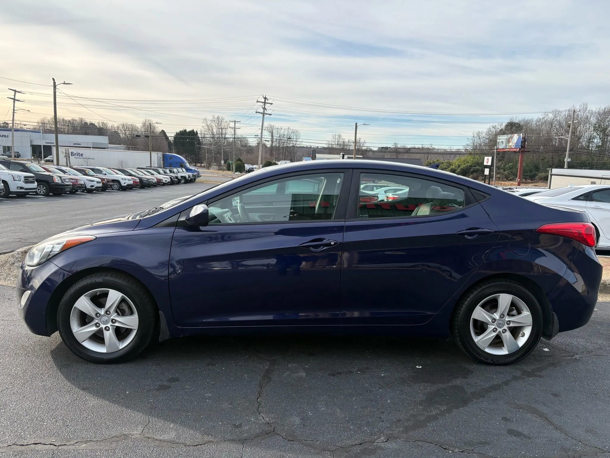 Used 2012 Hyundai Elantra GLS w/ Preferred Pkg 3 image 4