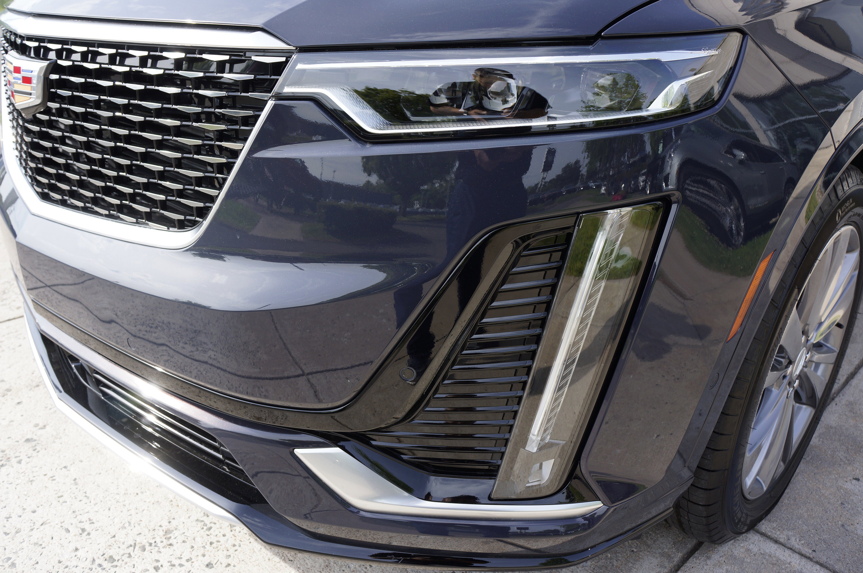 Used 2025 Cadillac XT6 Premium Luxury image 16