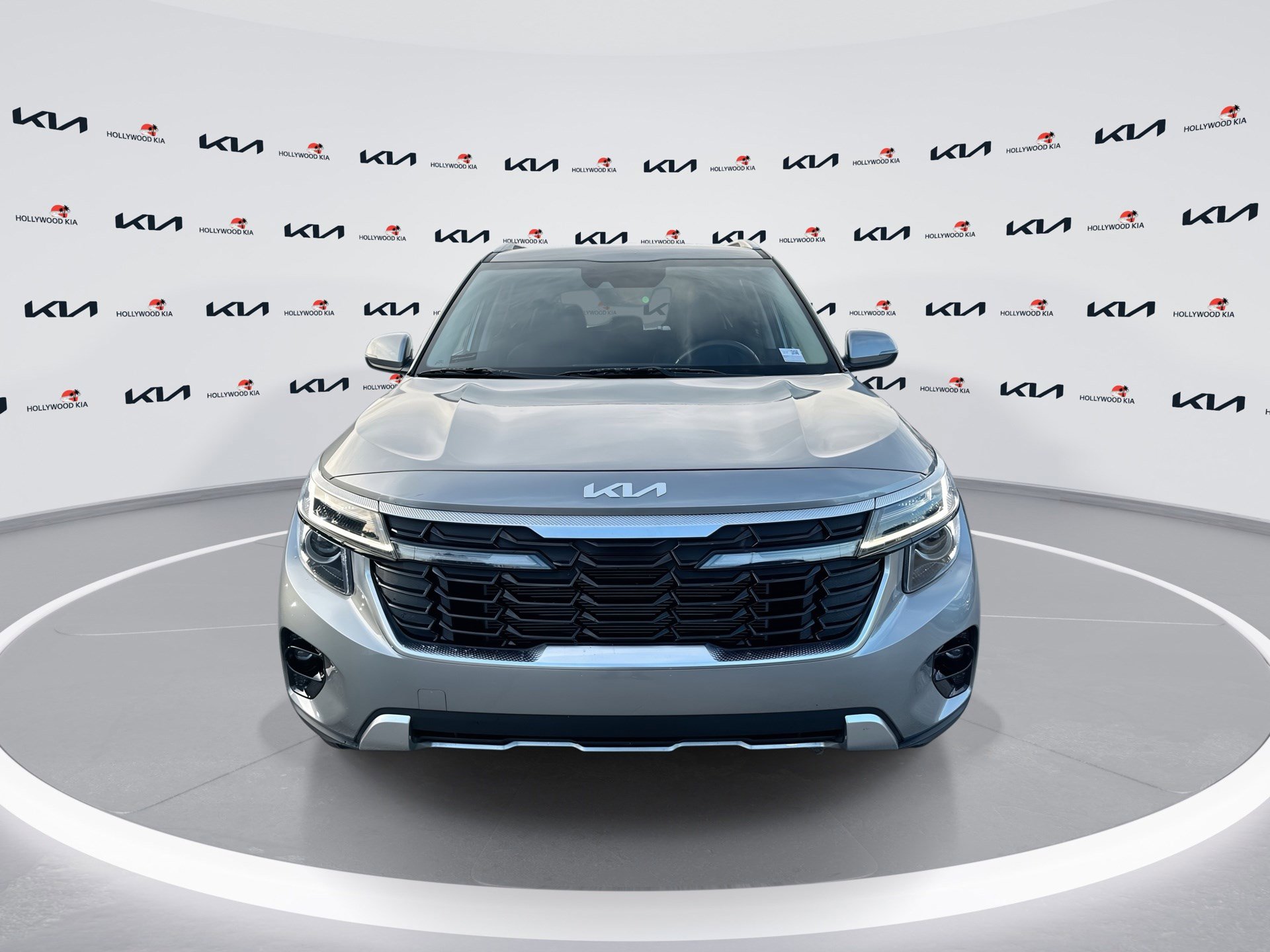 Certified 2025 Kia Seltos S FWD image 3
