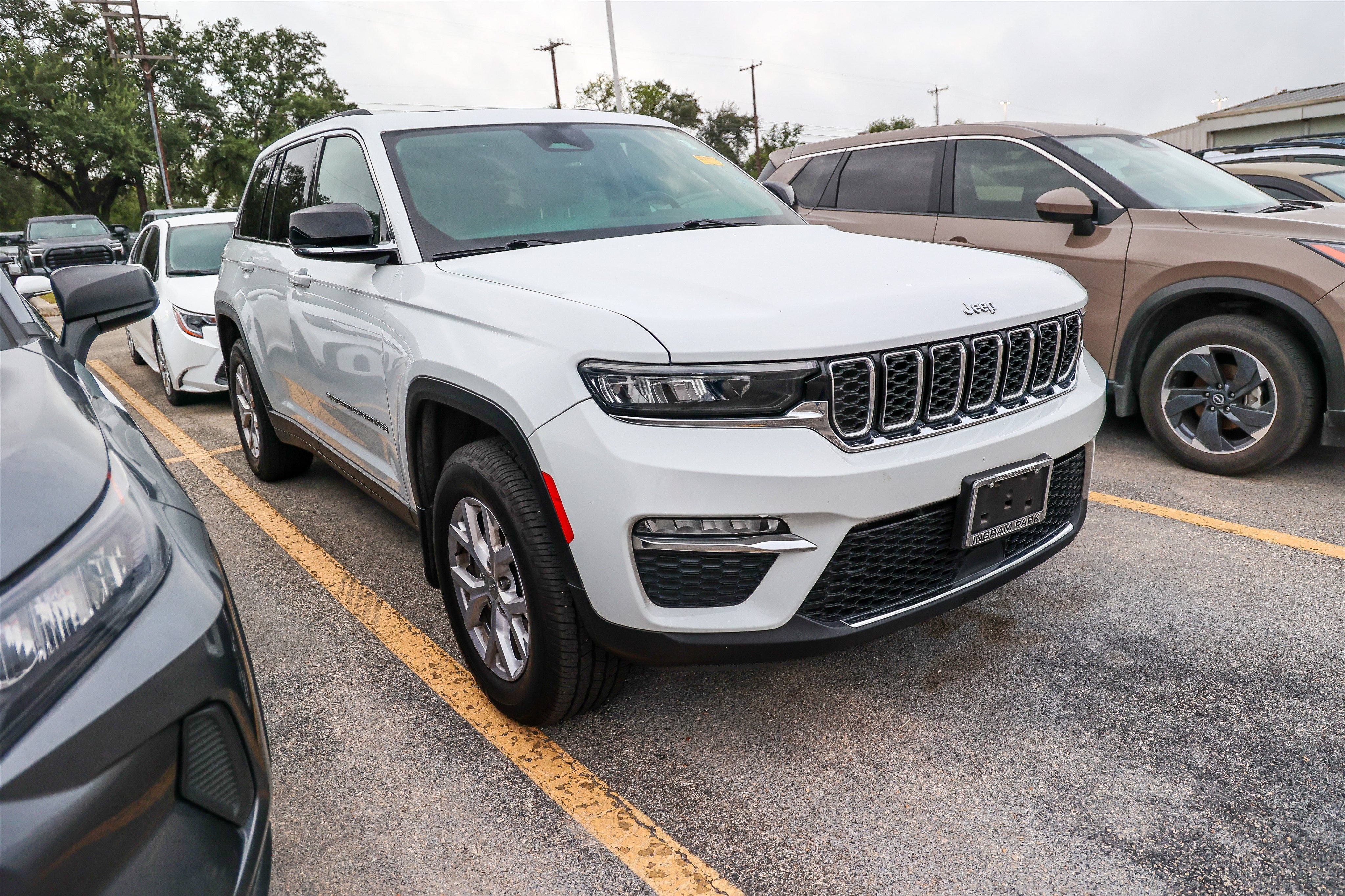 Used 2022 Jeep Grand Cherokee Limited w/ MOPAR Finishing Package RWD image 6