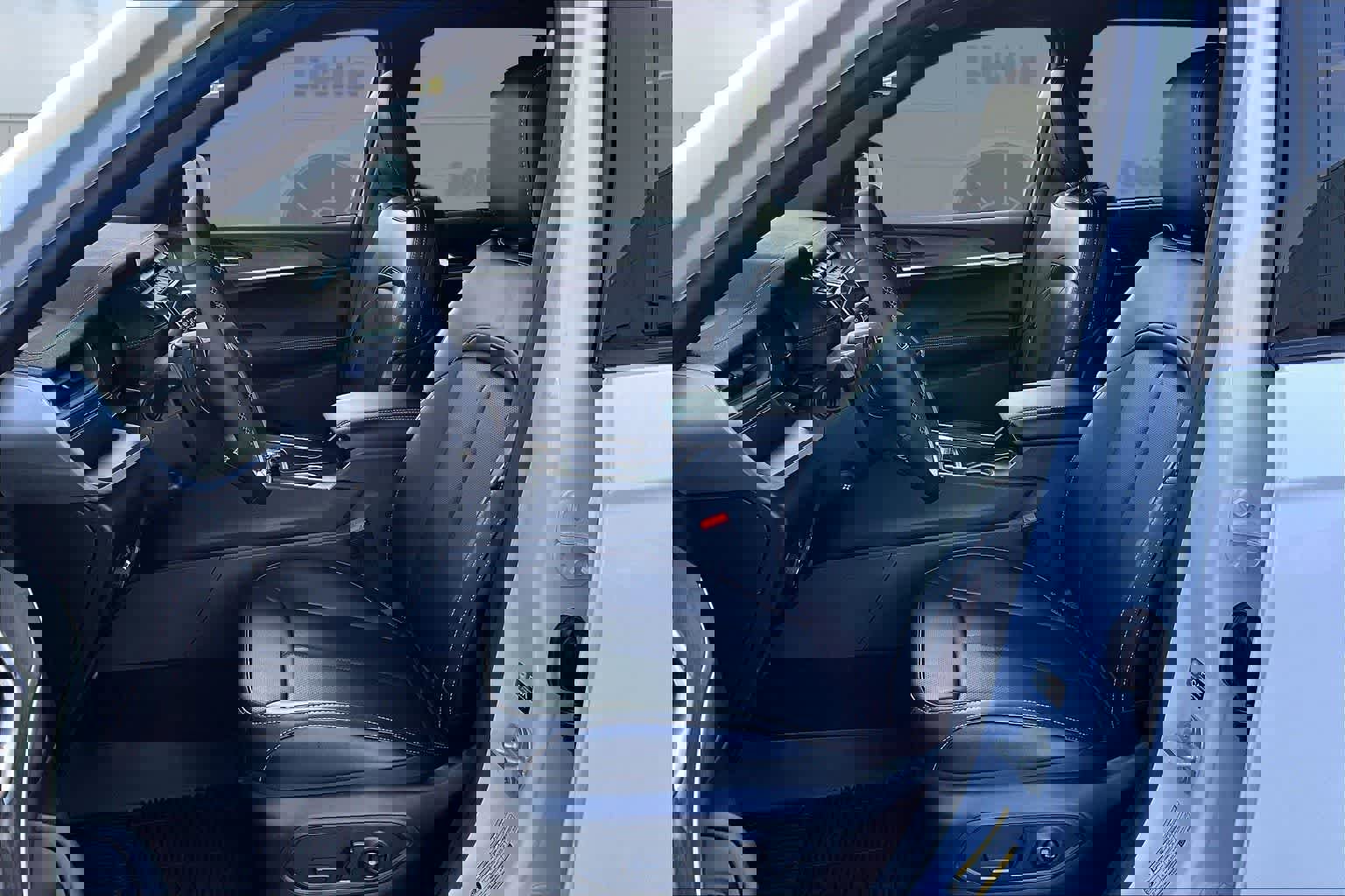 New 2025 Jeep Grand Cherokee Limited w/ Luxury Tech Group II image 11