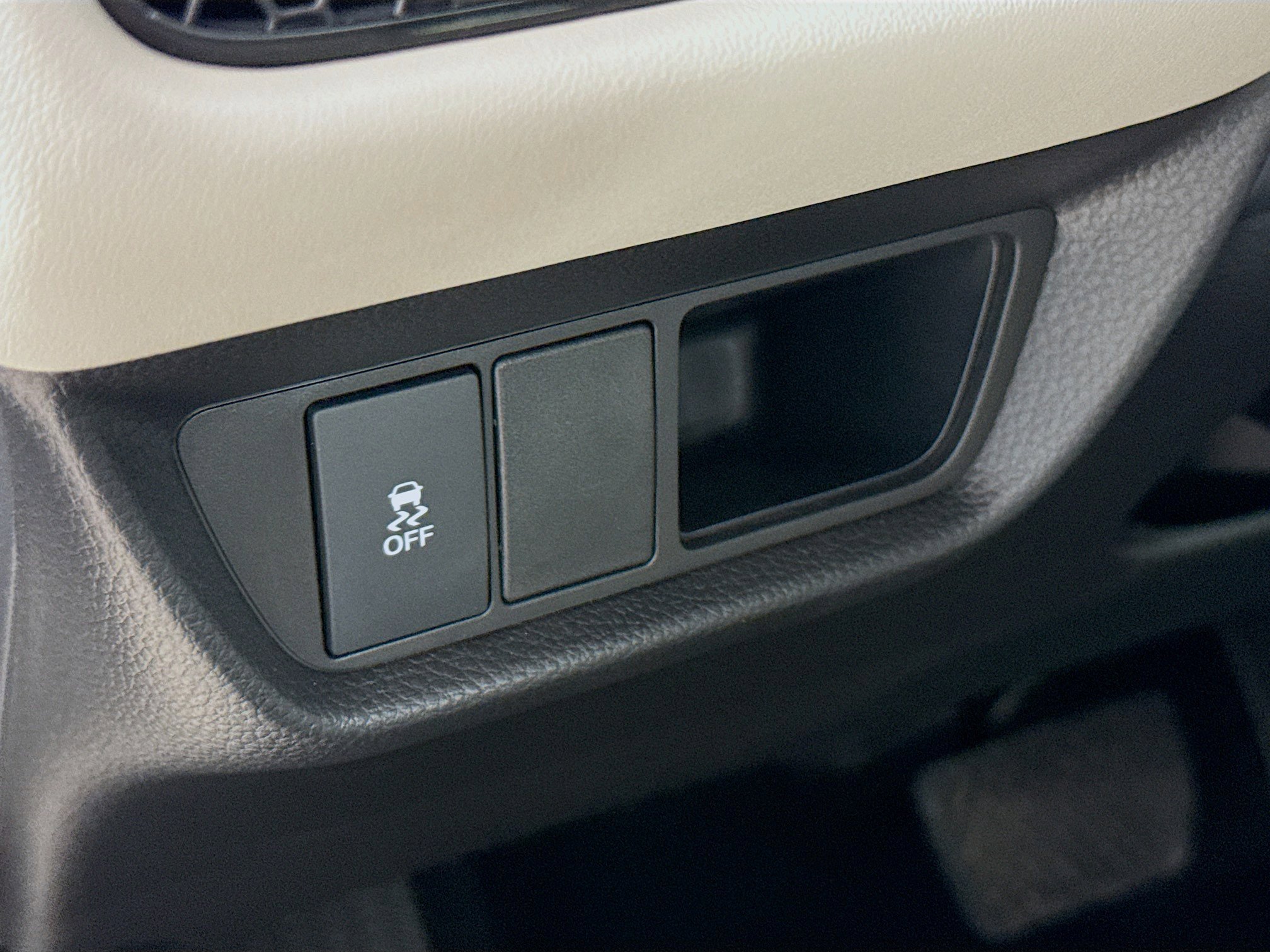 Certified 2026 Honda HR-V LX image 9