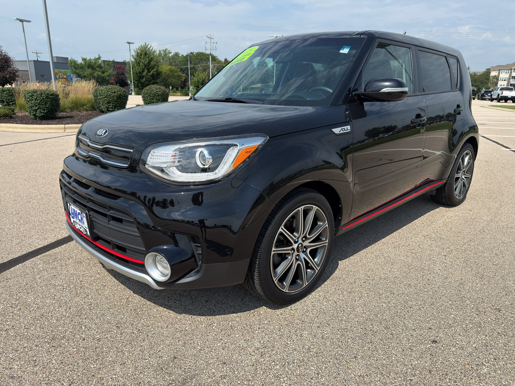 Used 2018 Kia Soul ! w/ Tech Package FWD image 1
