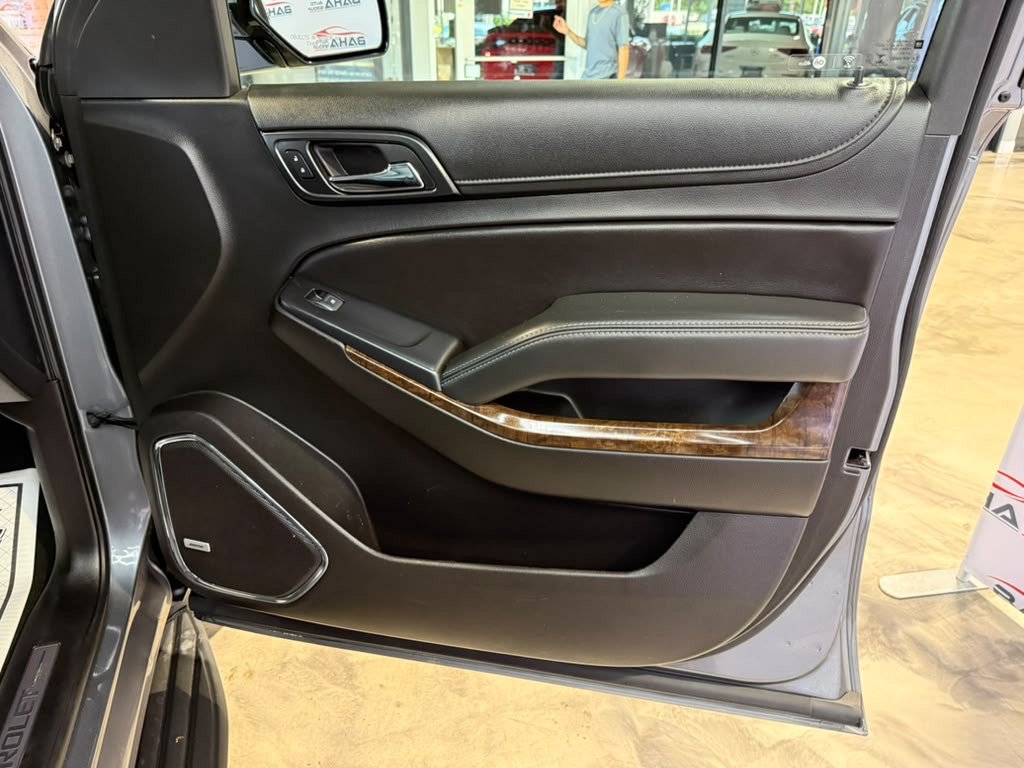 Used 2018 Chevrolet Suburban LT AWD/4WD image 59