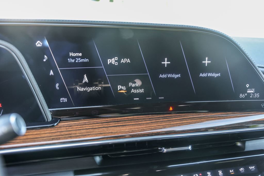 Used 2023 Cadillac Escalade Premium Luxury image 17