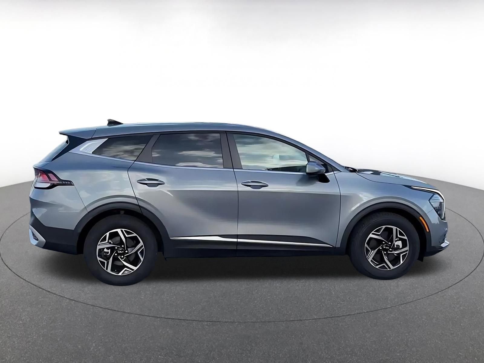 Used 2025 Kia Sportage LX FWD image 16