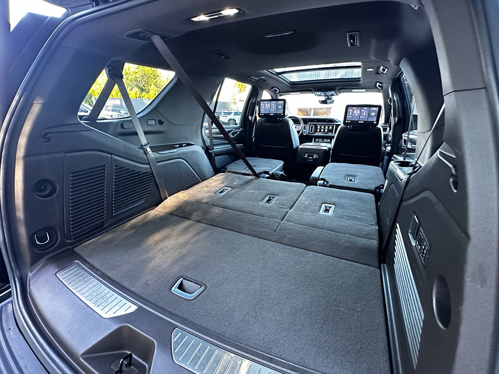 Used 2021 GMC Yukon Denali w/ Denali Ultimate Package image 23