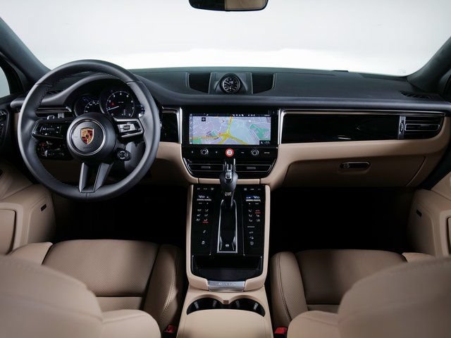 Certified 2026 Porsche Macan AWD/4WD image 12