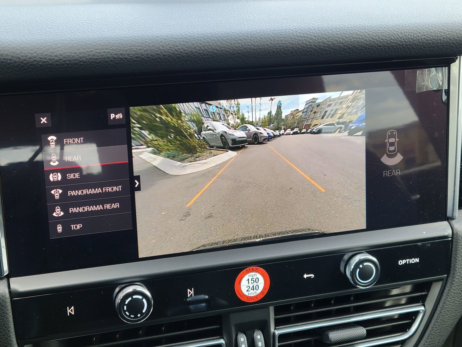 Certified 2025 Porsche Macan image 19