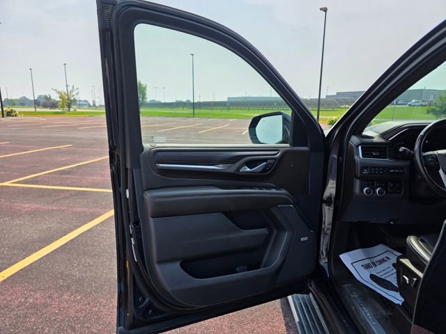 Used 2022 GMC Yukon XL Denali w/ Denali Premium Package image 4