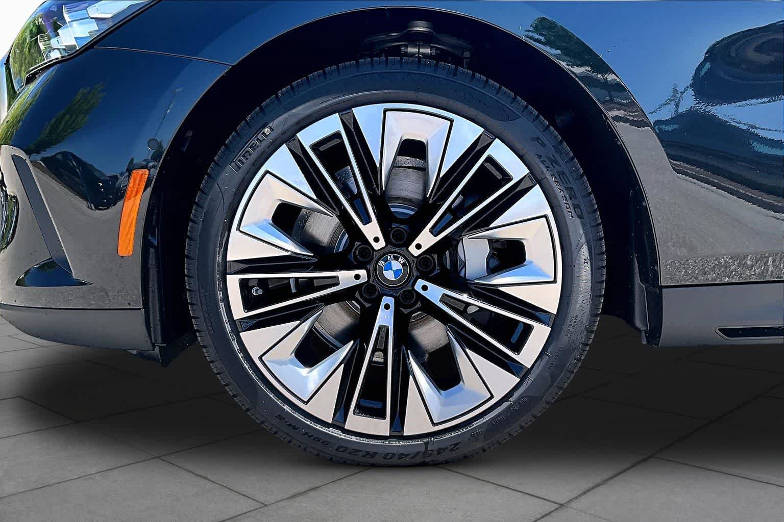 Used 2026 BMW 530i w/ Premium Package RWD image 11