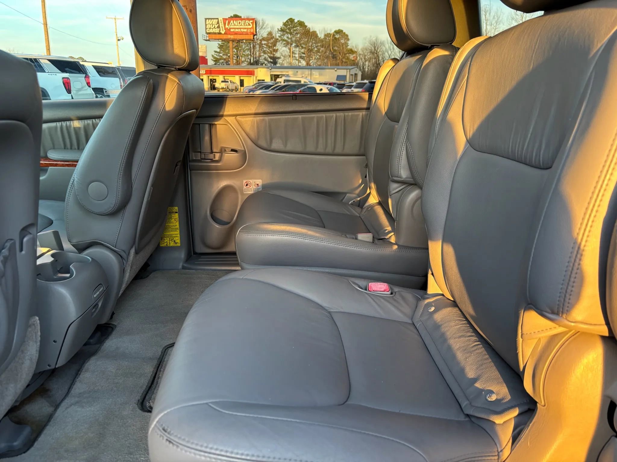 Used 2009 Toyota Sienna XLE image 15