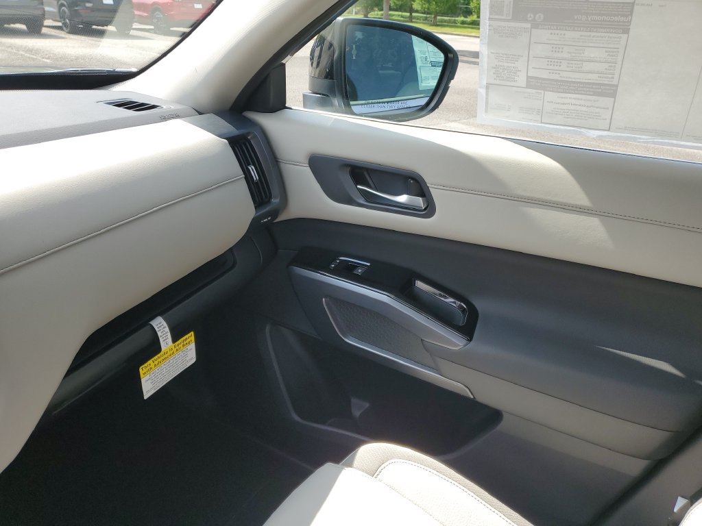 New 2026 Nissan Pathfinder SL FWD image 35