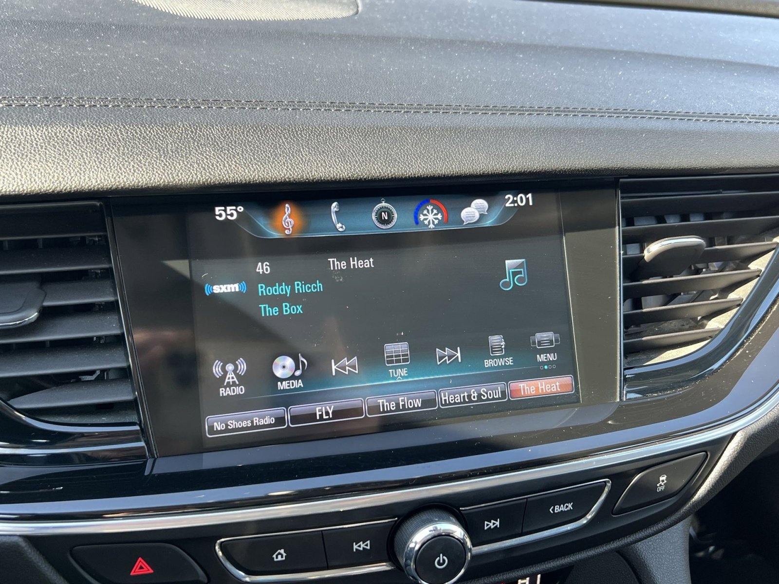 Used 2018 Buick Regal Essence w/ Driver Confidence Package #1 image 19