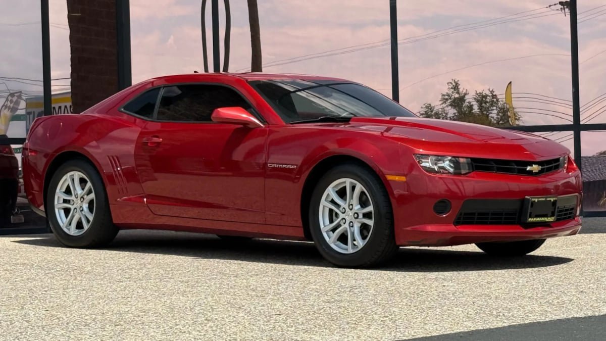 Used 2015 Chevrolet Camaro LS image 17