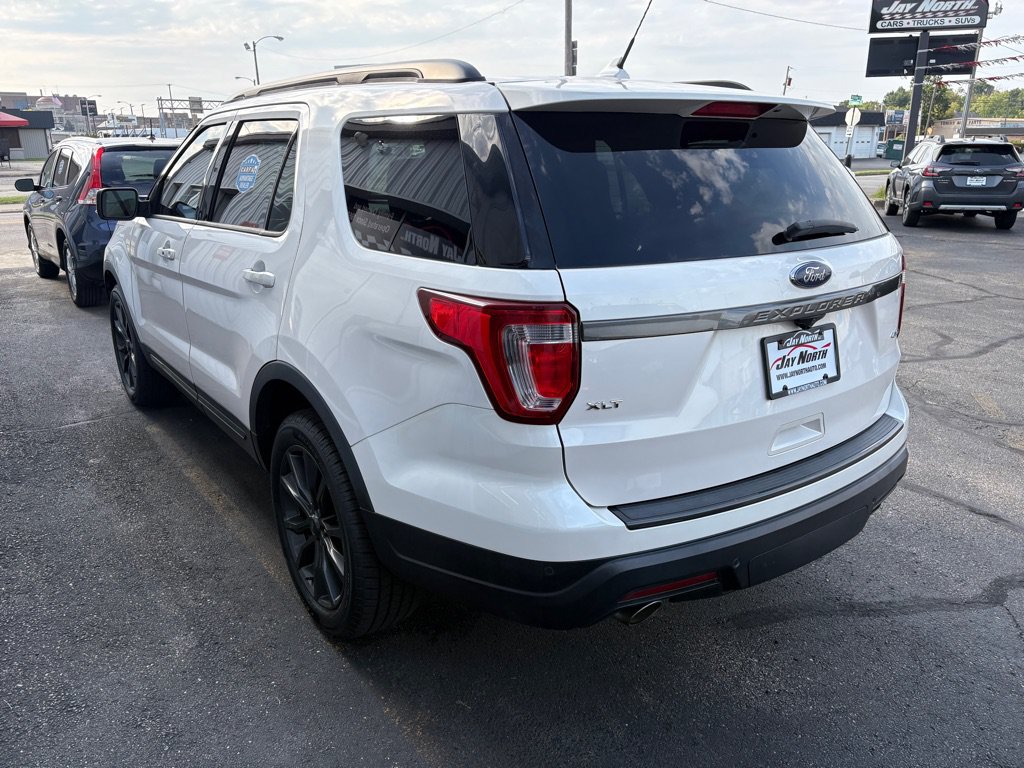 Used 2019 Ford Explorer XLT w/ Equipment Group 202A AWD/4WD image 5