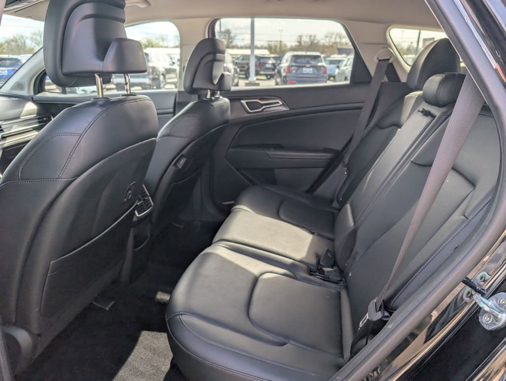 Used 2023 Kia Sportage EX AWD/4WD image 9