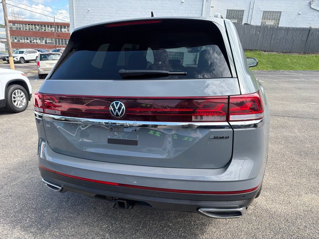 Used 2025 Volkswagen Atlas SE AWD/4WD image 9
