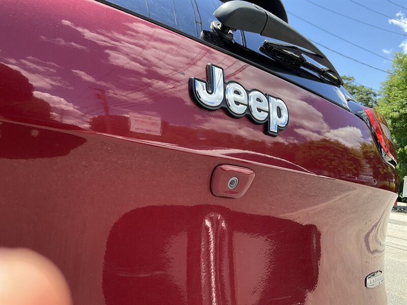 Used 2016 Jeep Cherokee Latitude FWD image 11