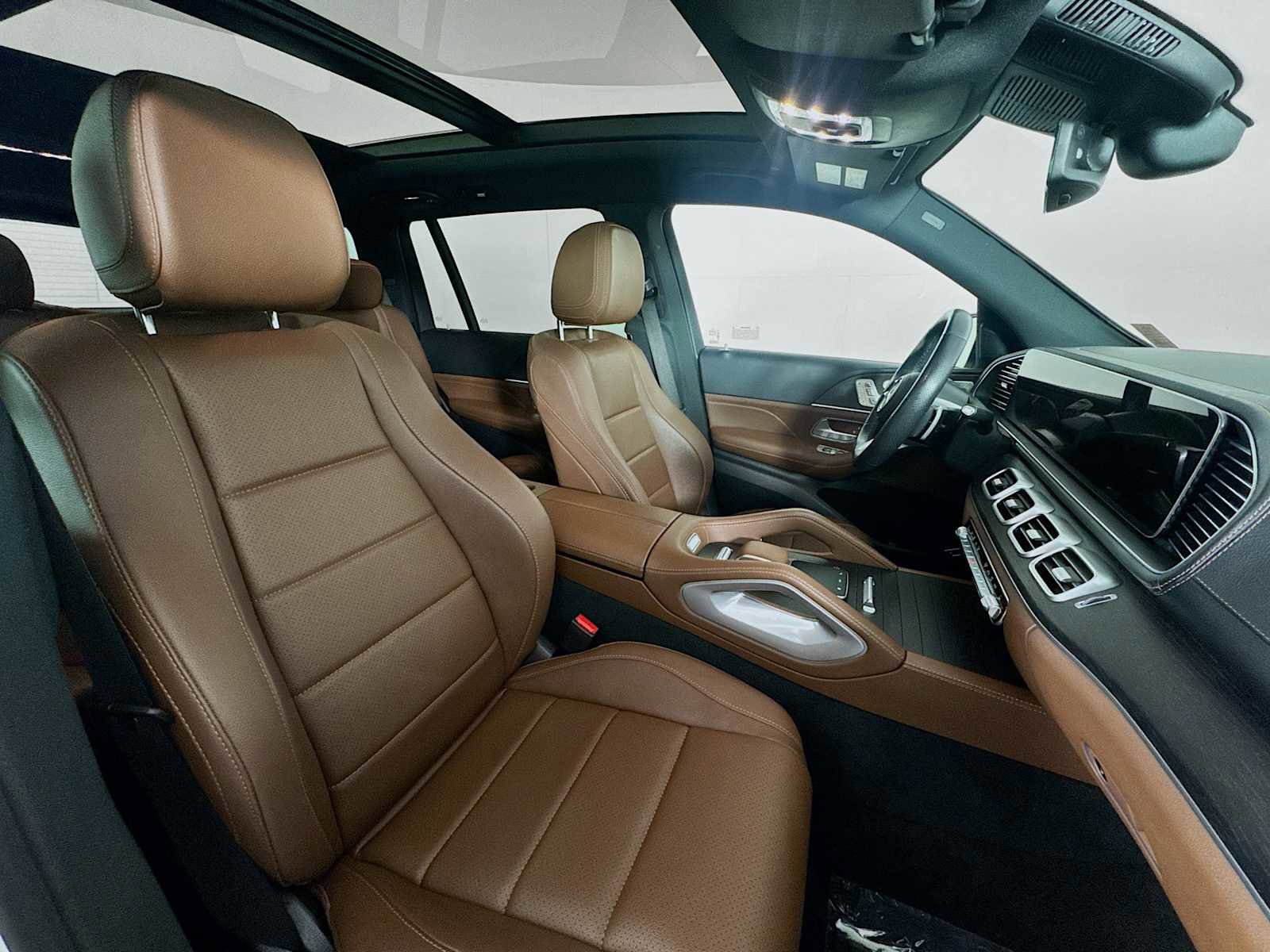 Used 2024 Mercedes-Benz GLS 450 4MATIC image 30