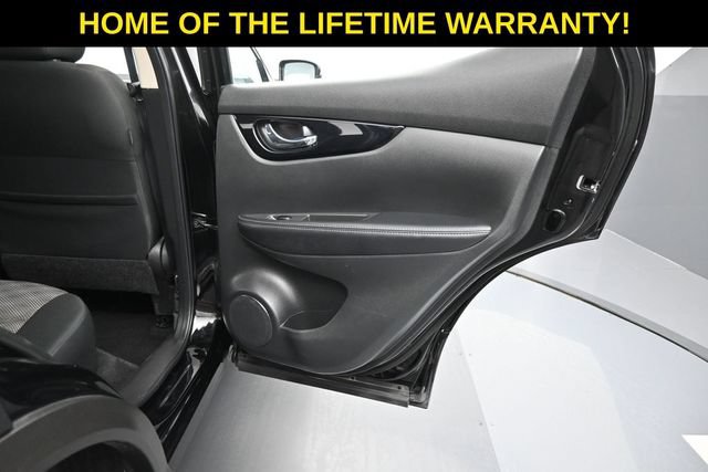 Used 2022 Nissan Rogue Sport SV AWD/4WD image 38