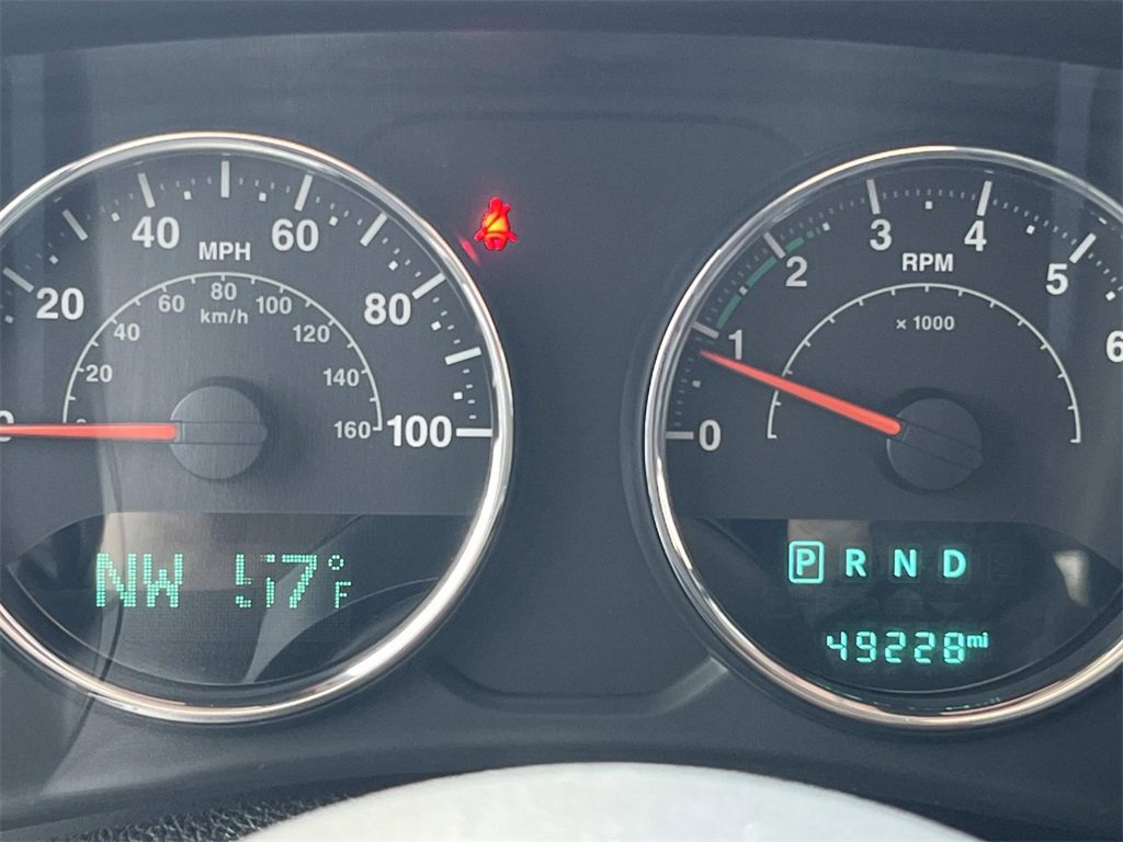 Used 2017 Jeep Wrangler Unlimited Sahara w/ Max Tow Package image 15