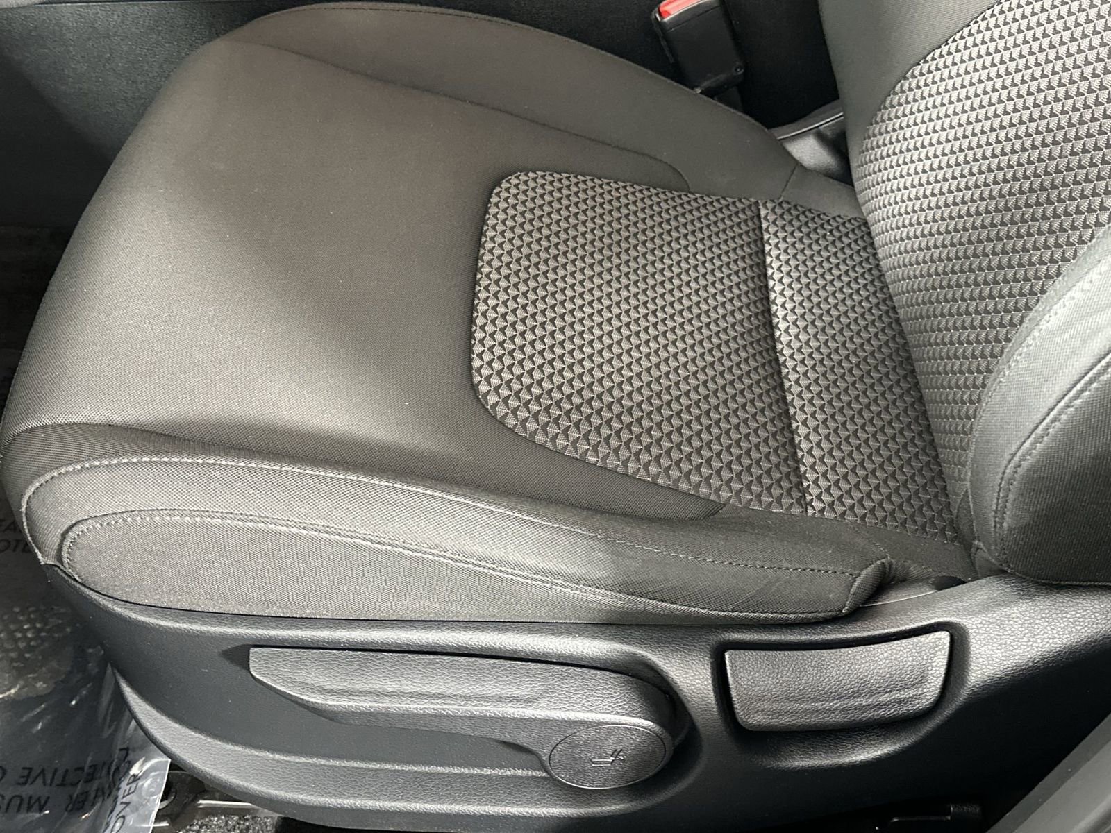 Used 2024 Kia Sportage LX image 12