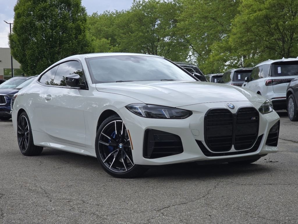 Used 2025 BMW 440i xDrive Coupe w/ Premium Package AWD/4WD image 2