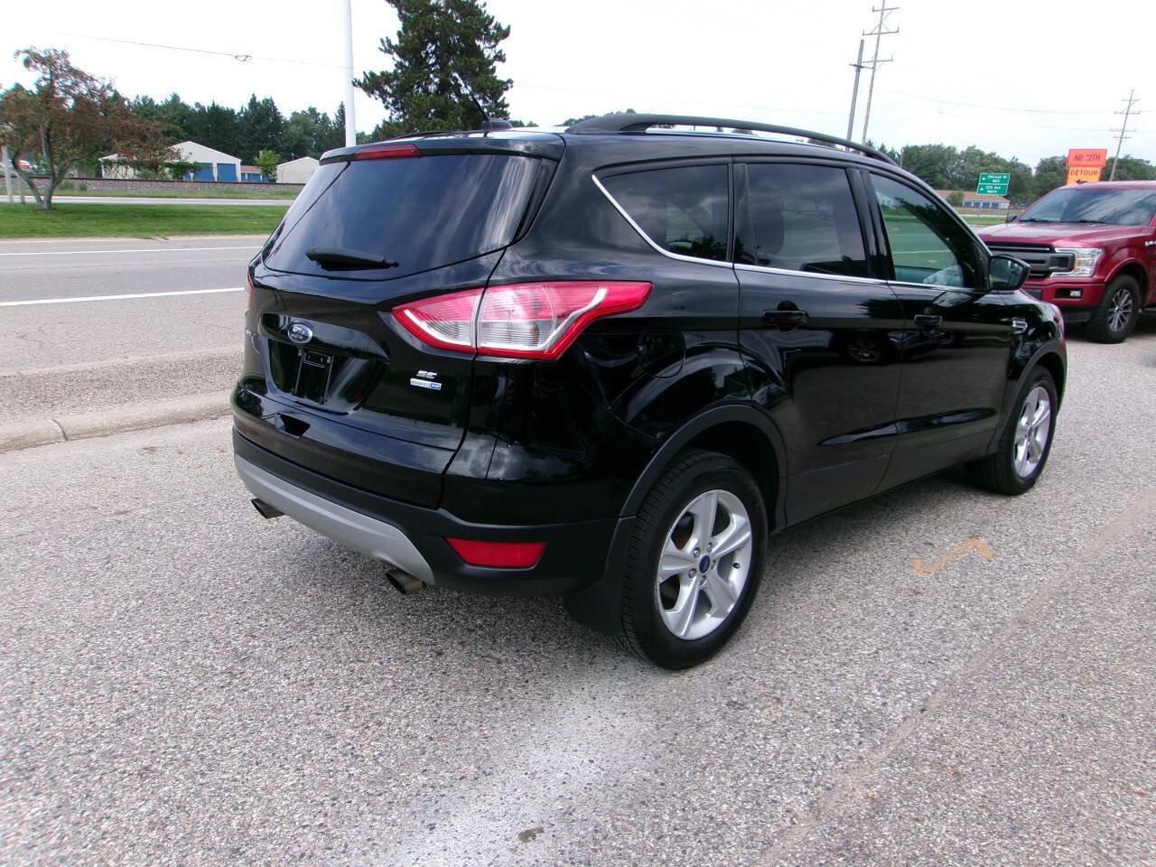 Used 2016 Ford Escape SE w/ Equipment Group 201A AWD/4WD image 4