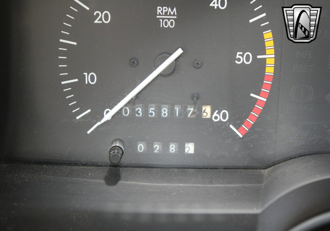 Used 1991 Cadillac Allante image 21