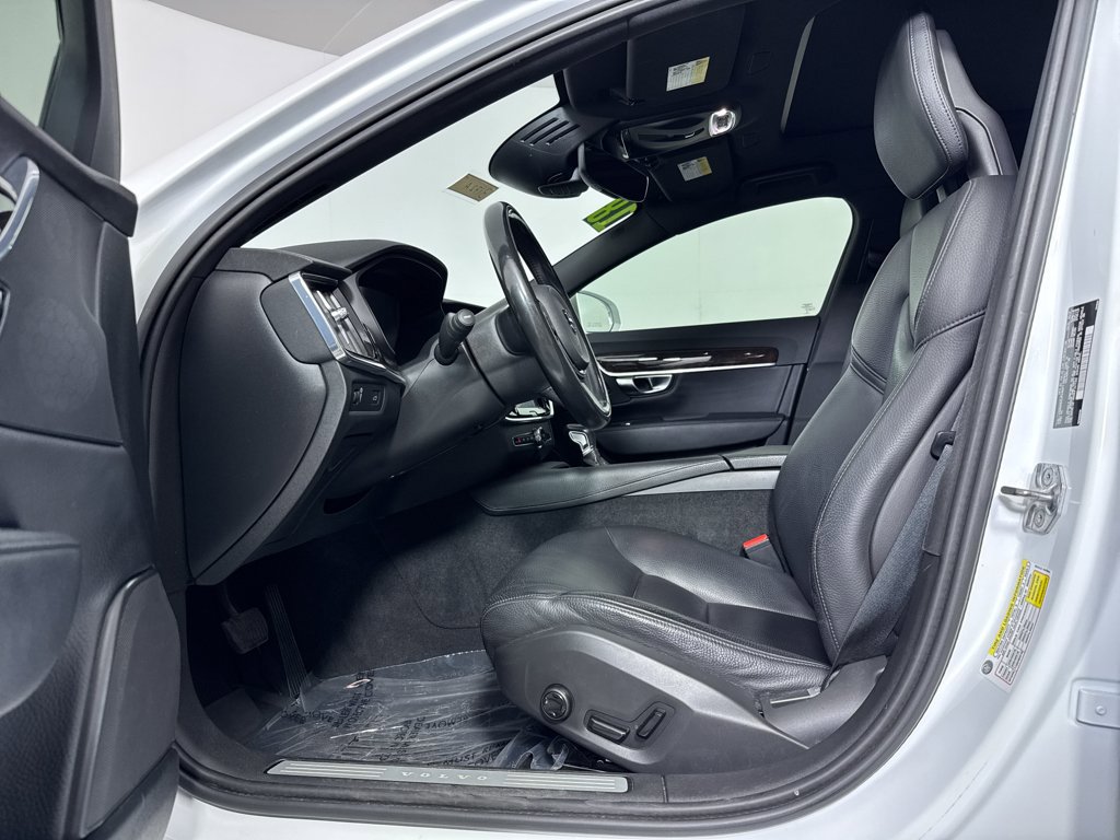 Used 2018 Volvo S90 T6 Momentum w/ Convenience Package AWD/4WD image 4