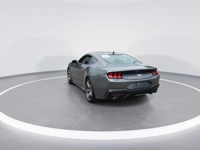 Used 2025 Ford Mustang Coupe RWD image 9