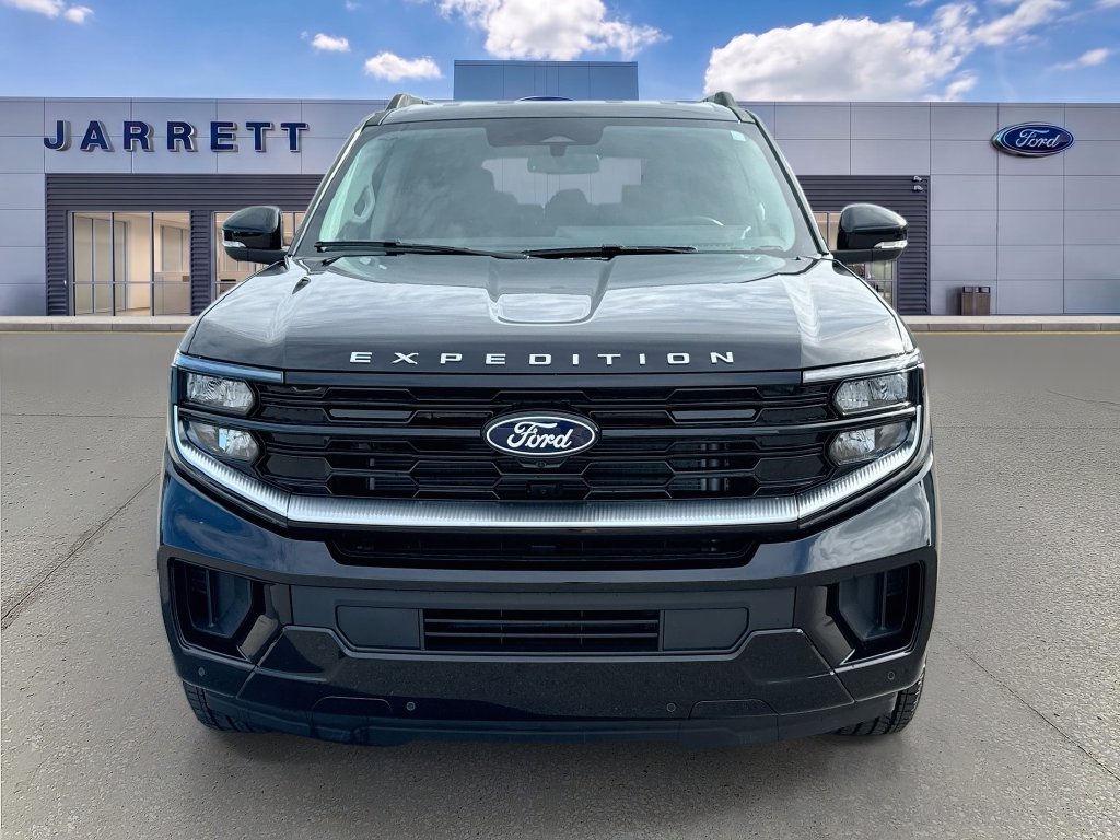 New 2027 Ford Expedition Platinum RWD image 2