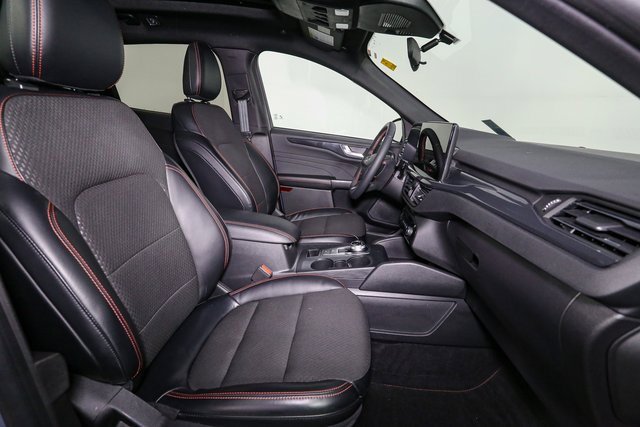 Used 2023 Ford Escape ST-Line w/ Tech Pack #1 image 17