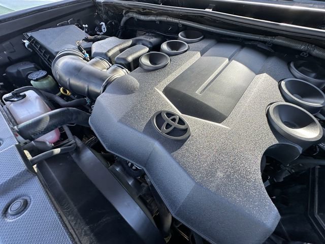 Used 2020 Toyota 4Runner Venture w/ Moonroof Package image 31