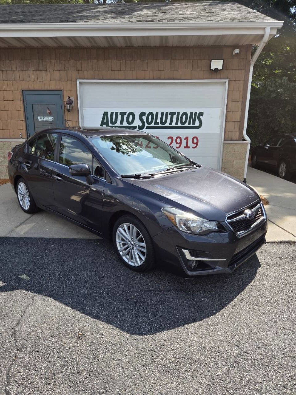 Used 2015 Subaru Impreza 2.0i Limited image 1