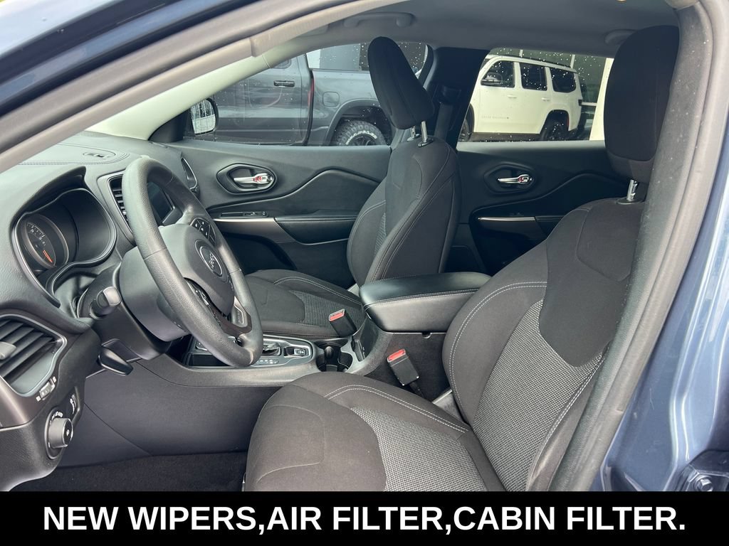 Used 2019 Jeep Cherokee Latitude w/ Popular Appearance Group FWD image 14