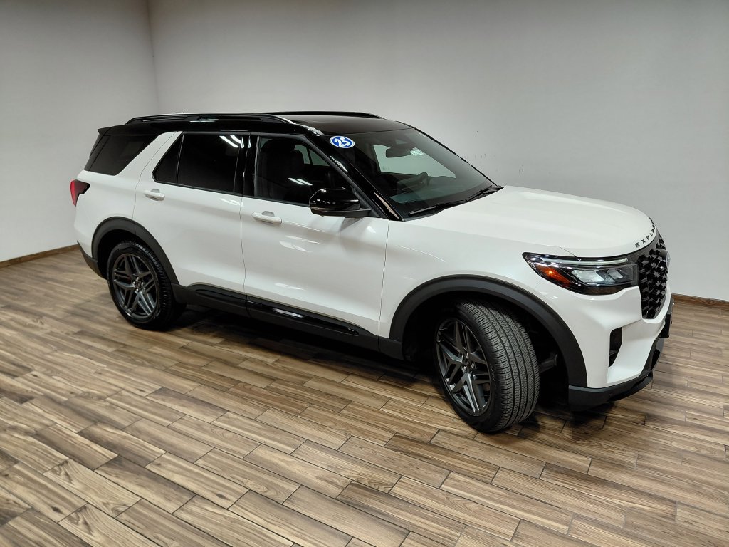 Certified 2025 Ford Explorer ST w/ Sun And Sound Package AWD/4WD image 22
