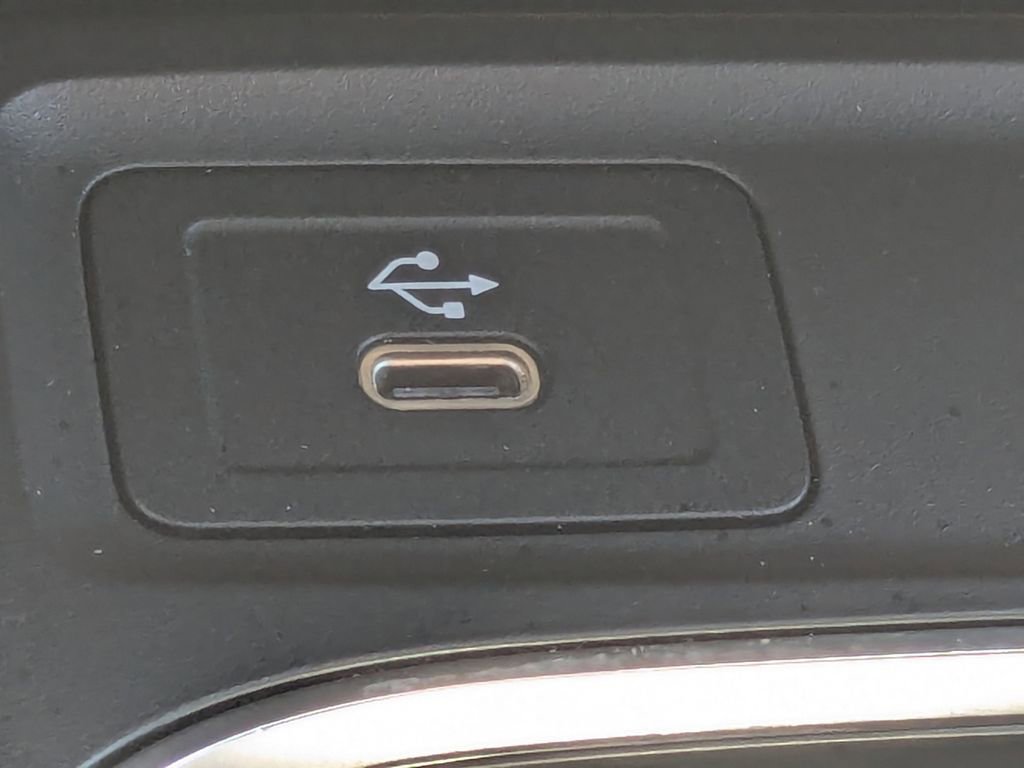 Certified 2025 Mercedes-Benz GLB 250 image 30