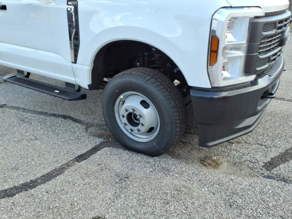 New 2026 Ford F350 XL AWD/4WD image 4
