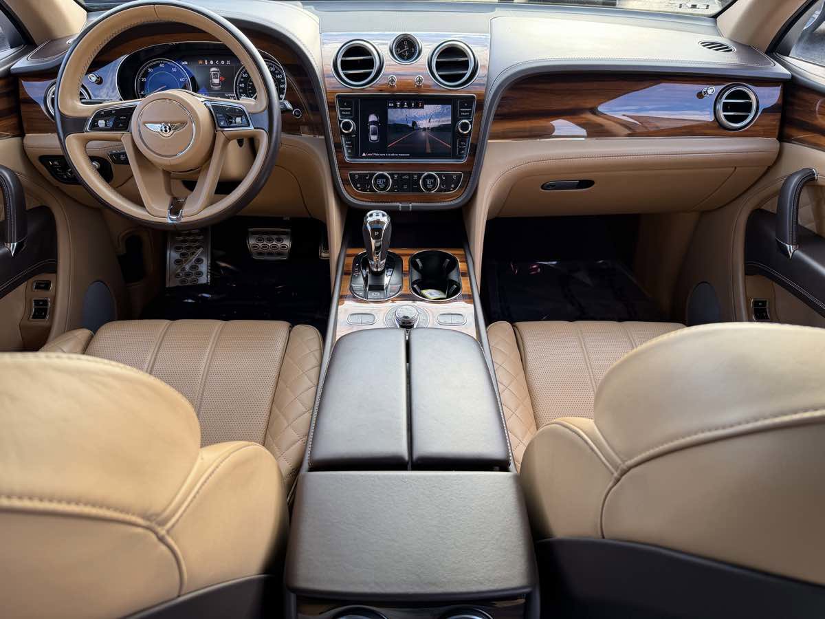Used 2018 Bentley Bentayga image 43