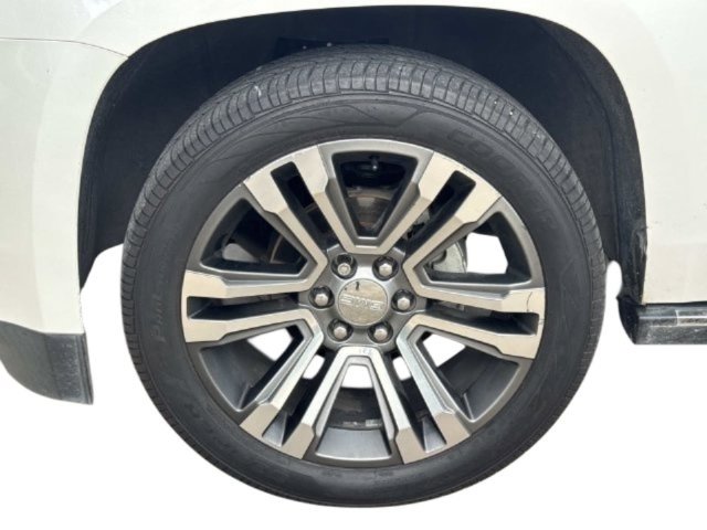 Used 2019 GMC Yukon Denali w/ Denali Ultimate Package RWD image 11