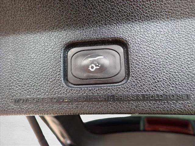 Used 2019 Ford Explorer XLT w/ Equipment Group 202A AWD/4WD image 9