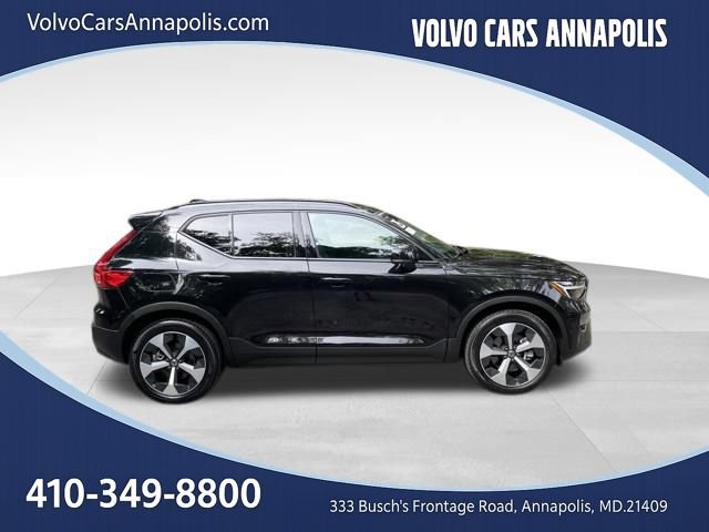 Certified 2025 Volvo XC40 B5 Plus AWD/4WD image 9