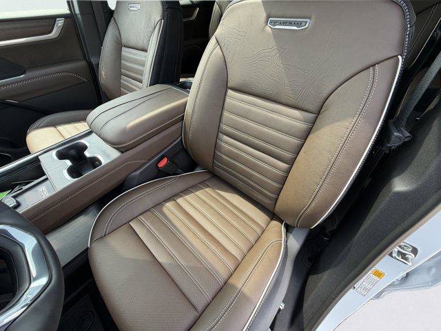 New 2027 GMC Acadia Denali Ultimate w/ LPO, Floor Liner Package AWD/4WD image 29