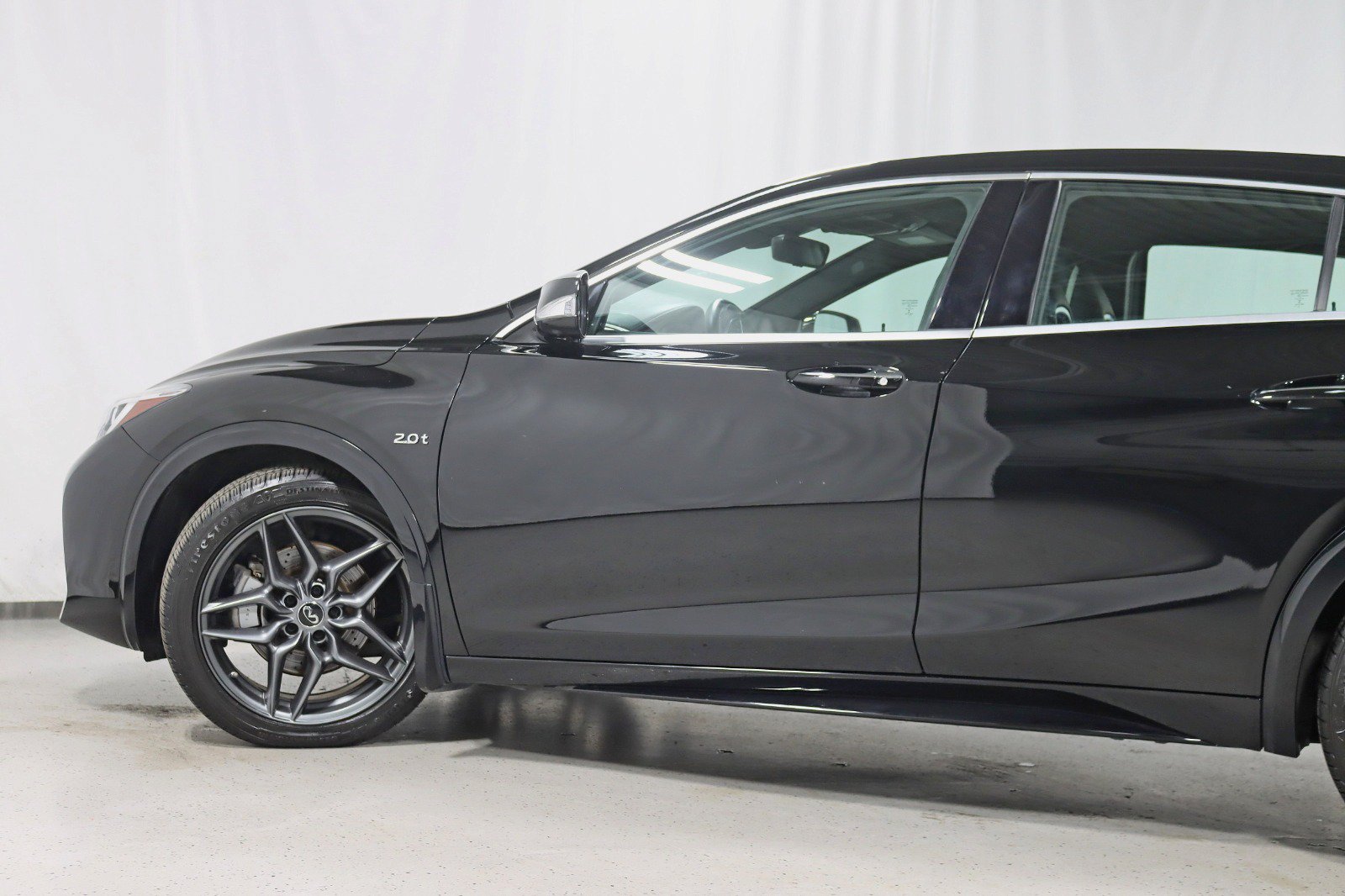 Used 2018 INFINITI QX30 Sport w/ Leather Package FWD image 11