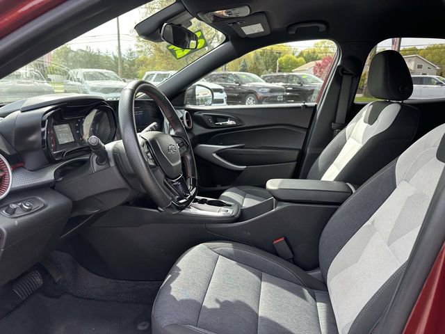 Used 2024 Chevrolet Trax RS w/ Driver Confidence Package FWD image 9