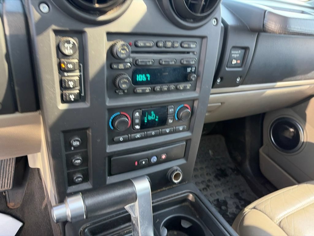 Used 2005 HUMMER H2 SUT w/ Preferred Equipment Group AWD/4WD image 15